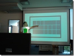 Daniel Meixner beim Hackathon in Koblenz Daniel Meixner erklärt die Prinzipien des Metro Designs