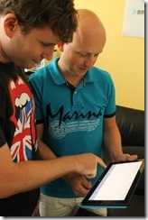 André Krämer und Timo Ziegler mit einem Surface RT André Krämer und Timo Ziegler testen ihre GMail Calendar App auf dem Surface RT